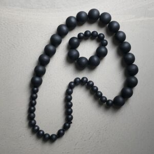 OBLONG black